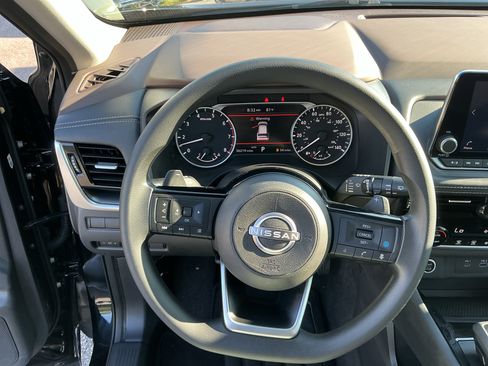 Used 2022 Nissan Rogue SV AWD/4WD image 14