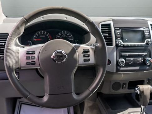 Used 2018 Nissan Frontier S RWD image 11