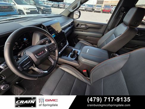 Used 2025 GMC Yukon XL AT4 AWD/4WD image 9