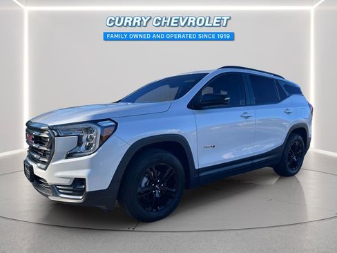 Used 2022 GMC Terrain AT4 image 4