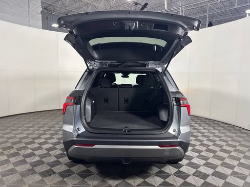 Used 2026 Chevrolet Equinox LT FWD image 9