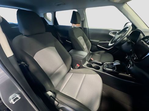 Used 2023 Kia Soul S image 22