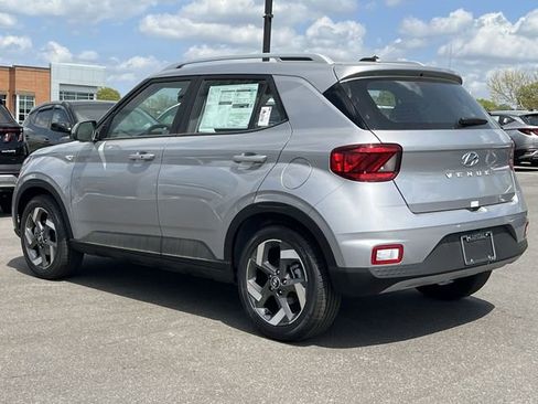 New 2026 Hyundai Venue SEL FWD image 32