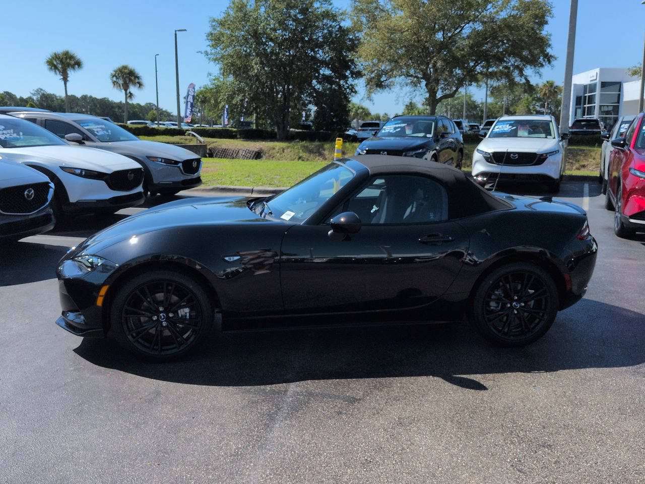 New 2026 MAZDA MX-5 Miata Club w/ Interior Package RWD image 7