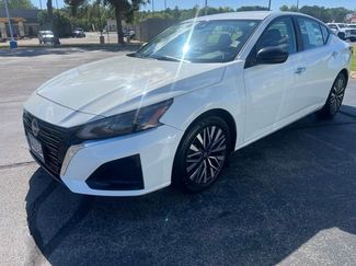 Used 2025 Nissan Altima 2.5 SV FWD video 3