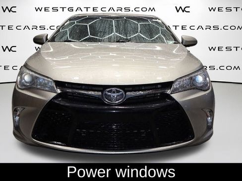 Used 2017 Toyota Camry SE image 5