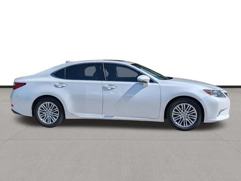 Used 2015 Lexus ES 350 w/ Luxury Package FWD image 4