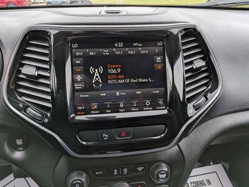 Used 2019 Jeep Cherokee Limited AWD/4WD image 25