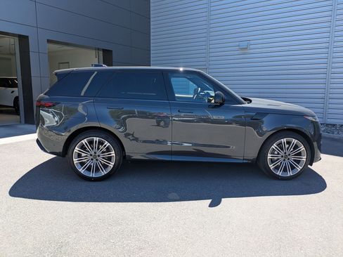 New 2026 Land Rover Range Rover Sport Dynamic SE AWD/4WD image 4