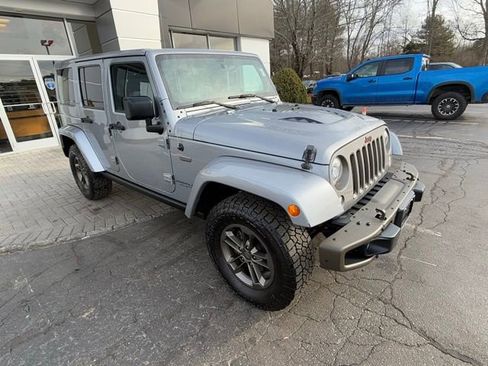 Used 2017 Jeep Wrangler Unlimited Sahara image 5
