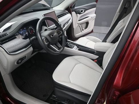 Used 2022 Jeep Compass Latitude w/ Convenience Group FWD image 5