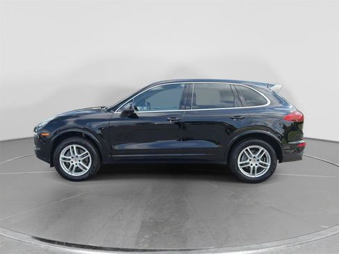 Used 2016 Porsche Cayenne AWD/4WD image 2