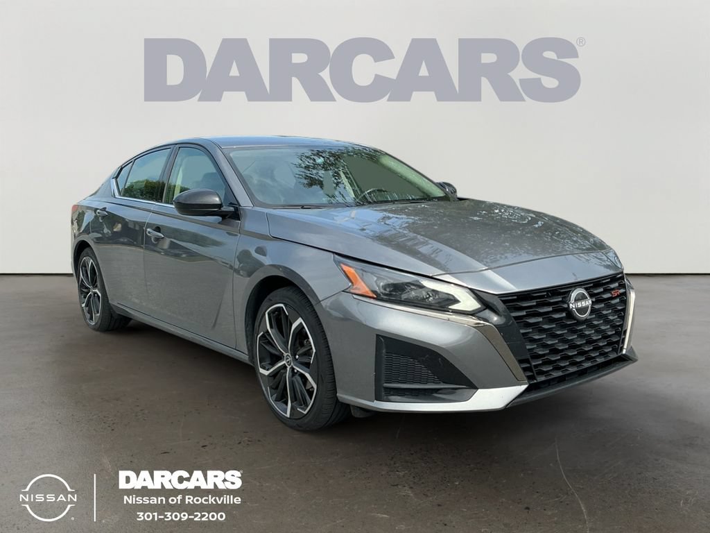 Used 2024 Nissan Altima 2.5 SR FWD image 1
