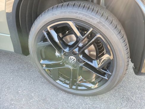 New 2026 Volkswagen Tiguan SE R-Line FWD image 25