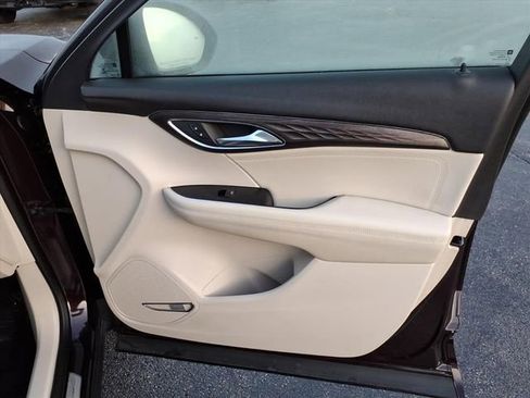 Used 2022 Buick Envision Avenir w/ Technology Package II image 28