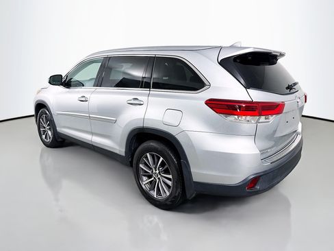 Used 2019 Toyota Highlander XLE w/ Protection Package #3 AWD/4WD image 5