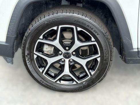 Used 2025 Jeep Compass Limited AWD/4WD image 13