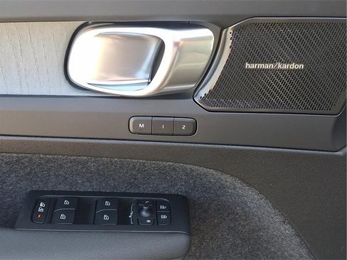 New 2025 Volvo XC40 B5 Ultra w/ Climate Package image 9