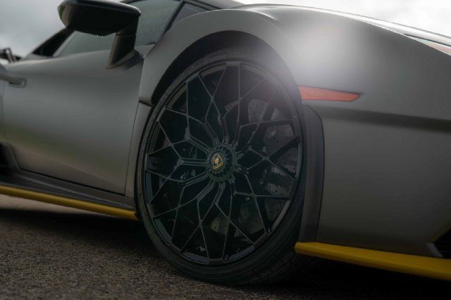 Used 2022 Lamborghini Huracan STO RWD image 34