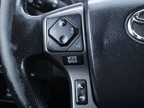 Used 2016 Toyota Tacoma TRD Off-Road w/ Towing Package RWD image 21
