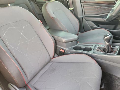 Used 2024 Volkswagen Jetta GLI 40th Anniversary Edition image 15