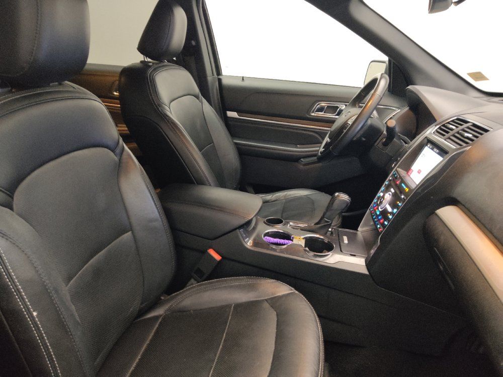Used 2019 Ford Explorer Limited w/ Class III Trailer Tow Package FWD image 21
