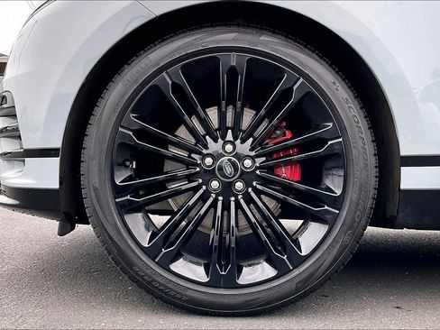 Used 2025 Land Rover Range Rover Velar Dynamic SE image 10