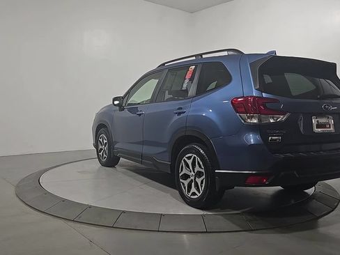 Used 2020 Subaru Forester Premium AWD/4WD image 3