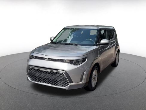 Used 2025 Kia Soul LX w/ LX Technology Package FWD image 7