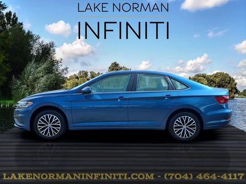 Used 2020 Volkswagen Jetta SE w/ SE Cold Weather Package FWD image 21