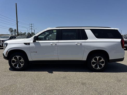 New 2026 GMC Yukon XL AT4 Ultimate w/ LPO, Floor Liner Package AWD/4WD image 5