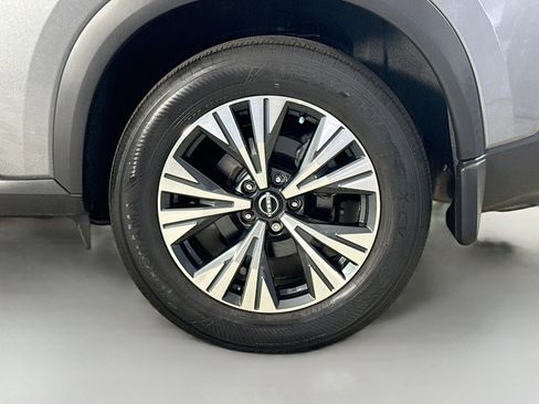Used 2023 Nissan Rogue SV FWD image 37