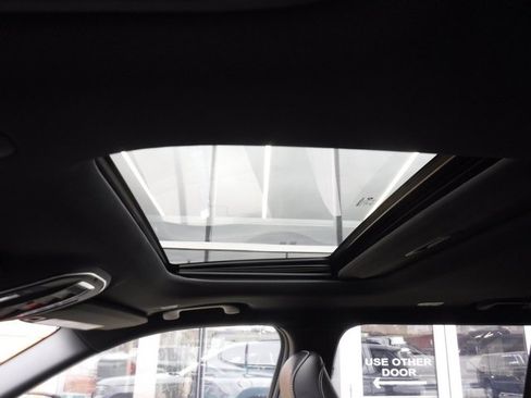 New 2025 Jeep Grand Cherokee L Altitude image 10