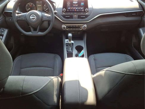 Used 2025 Nissan Altima 2.5 S FWD image 11