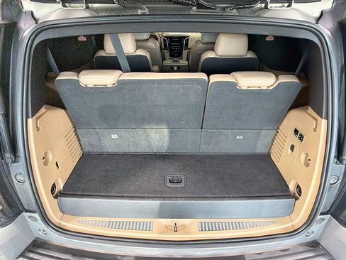 Used 2019 Cadillac Escalade Platinum AWD/4WD image 30
