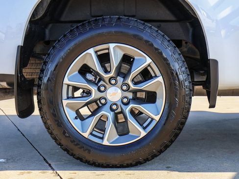 Certified 2026 Chevrolet Silverado 1500 LT image 9