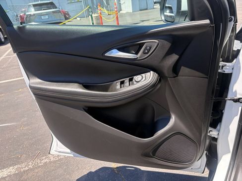 Used 2025 Buick Encore GX Preferred FWD image 18