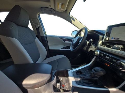 Certified 2025 Toyota RAV4 XLE w/ Convenience Package AWD/4WD image 15