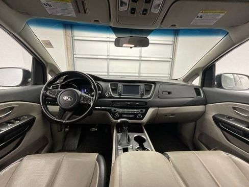 Used 2021 Kia Sedona EX image 7