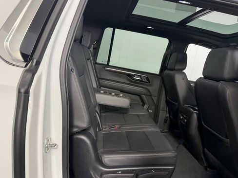 Used 2025 Chevrolet Suburban LT w/ Comfort Package image 30