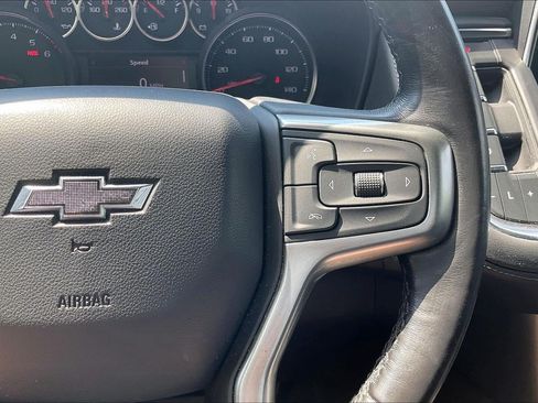 Used 2021 Chevrolet Suburban Z71 w/ Z71 Signature Package AWD/4WD image 19
