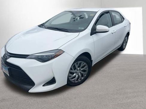 Used 2018 Toyota Corolla LE image 6