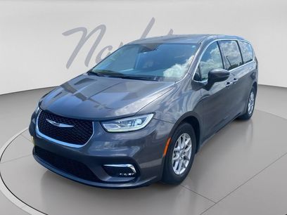 Used 2023 Chrysler Pacifica Touring-L