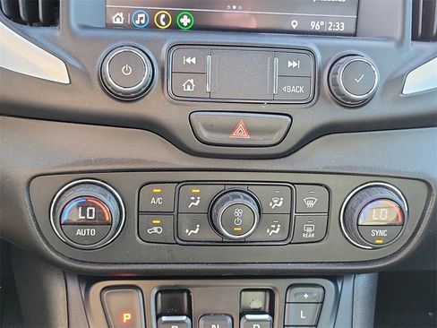 Used 2021 GMC Terrain SLT image 11