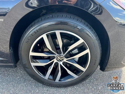 Used 2025 Volkswagen Jetta SE FWD image 11