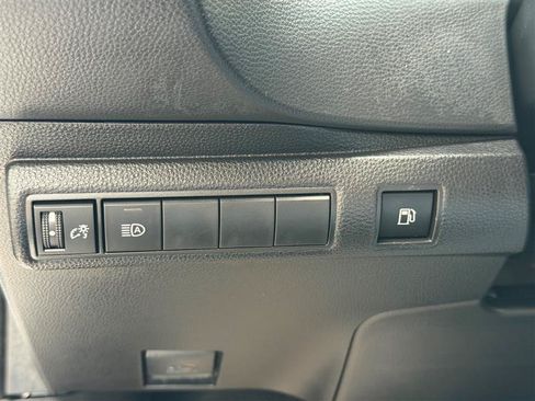 Used 2025 Toyota Corolla LE FWD image 36