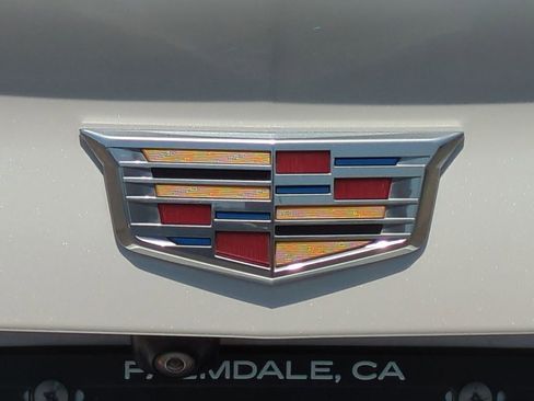Used 2022 Cadillac XT4 Luxury w/ Cold Weather Package FWD image 32
