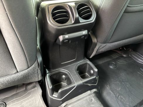 Used 2020 Jeep Wrangler Unlimited Sport AWD/4WD image 23