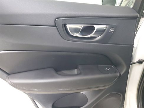 Used 2023 Volvo XC60 B5 Plus w/ Protection Package Premier image 10