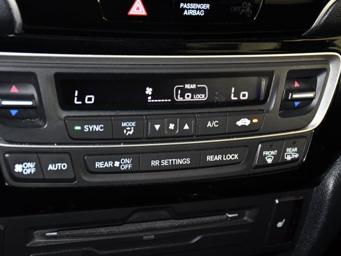 Used 2020 Honda Pilot Touring image 28